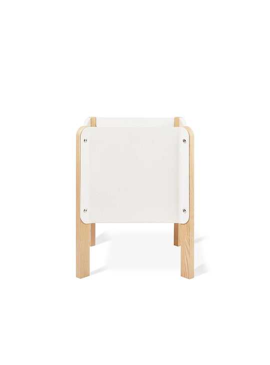 Jardinière Atrium de Gus* Modern, idéale pour un intérieur contemporain. blanc