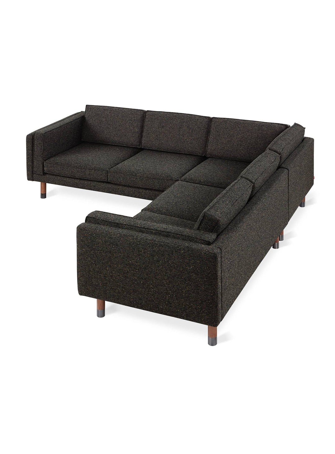Gus* Modern signe le sofa Augusta, confort structuré et design élégant. funfetti galaxy