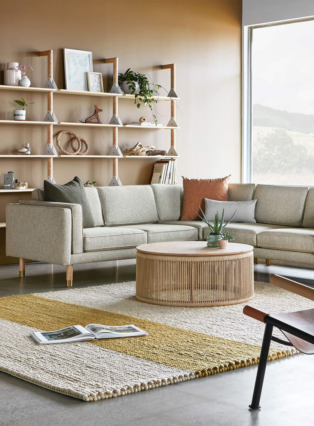 Sofa bi-sectionnel Augusta de Gus* Modern : design moderne et confort raffiné. funfetti linen