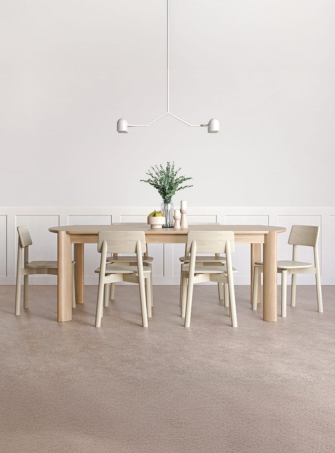 Table Bancroft de Gus* Modern, idéale pour grandes tablées et moments partagés. chene blanc