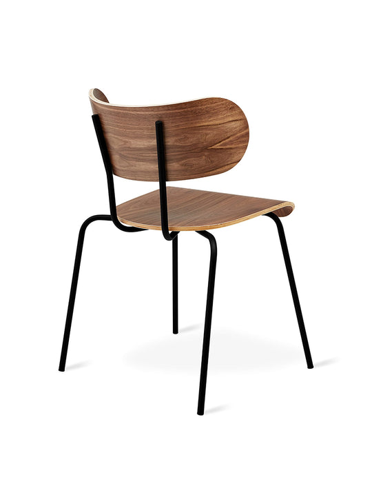 Chaise à dîner Gus* Modern Bantam, look mid-century et praticité. noyer