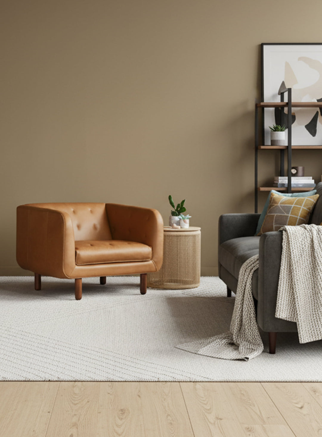 Fauteuil Beaconsfield de Gus* Modern : cuir tufté et élégance intemporelle. cuir brun