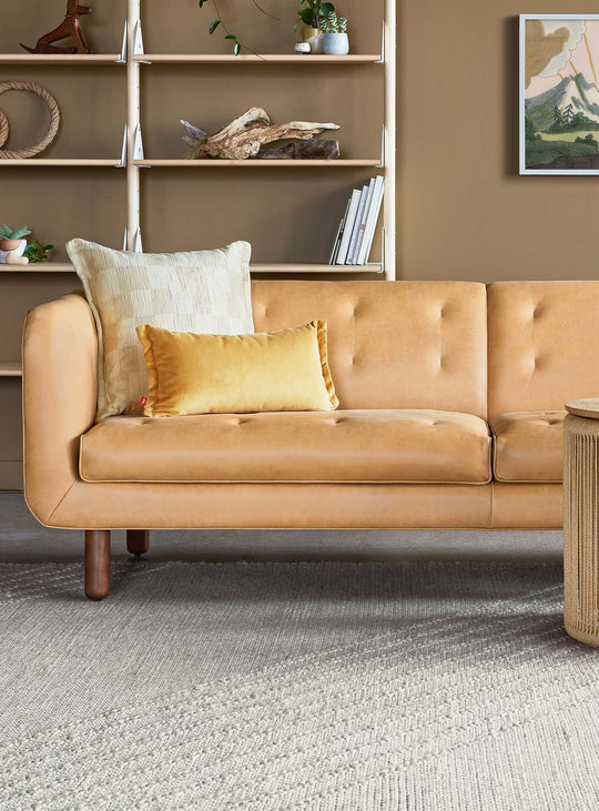 Sofa Gus* Modern Beaconsfield : luxe, confort et design intemporel. cuir canyon