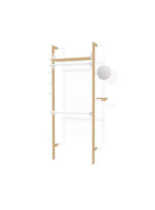 Découvrez Branch 1 de Gus* Modern, une garde-robe modulaire qui allie esthétisme et fonctionnalité. Blanc / naturel.