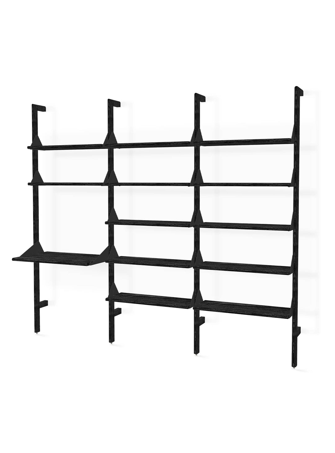 Branch 3 de Gus* Modern, une bibliothèque au design intemporel qui intègre un bureau pour un espace de travail optimisé. Noir.