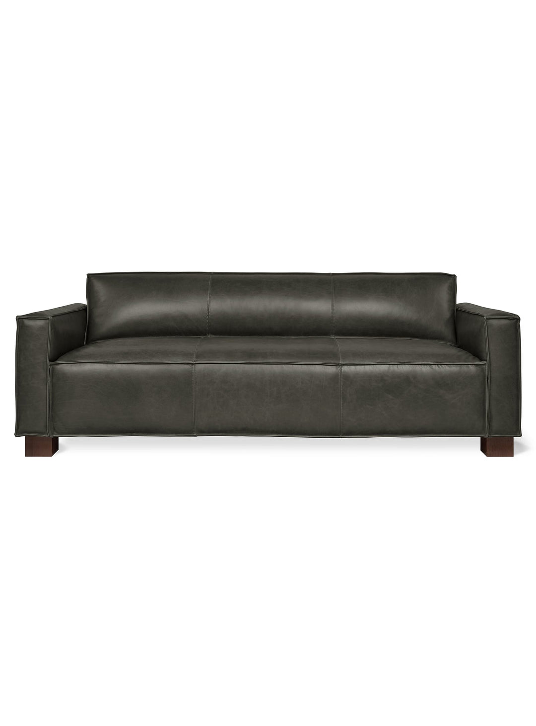 Confort et allure raffinée s’unissent dans le sofa Cabot de Gus* Modern. Cuir tucson char