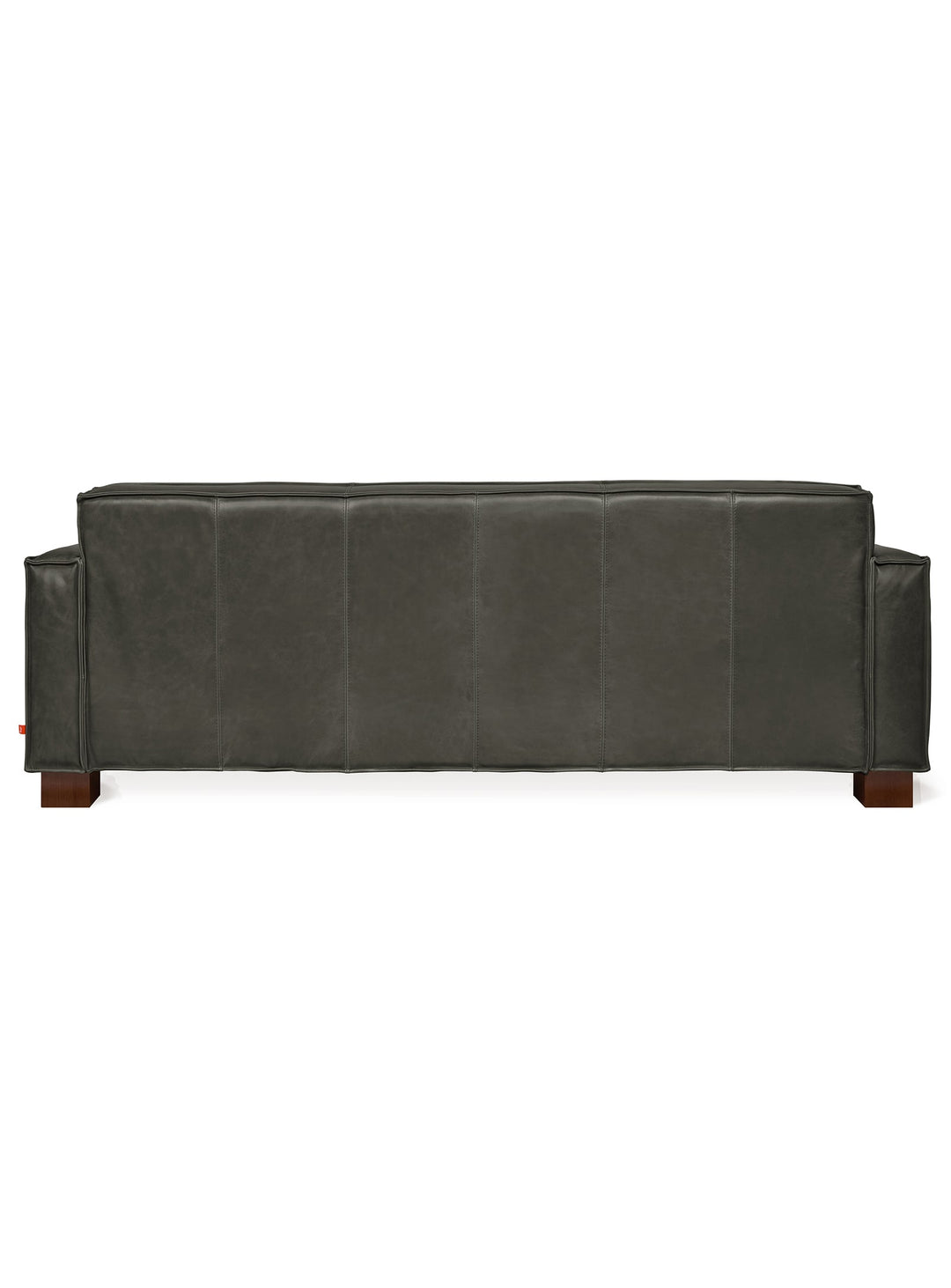 Style intemporel et confort optimal pour le sofa Cabot de Gus* Modern. Cuir tucson char