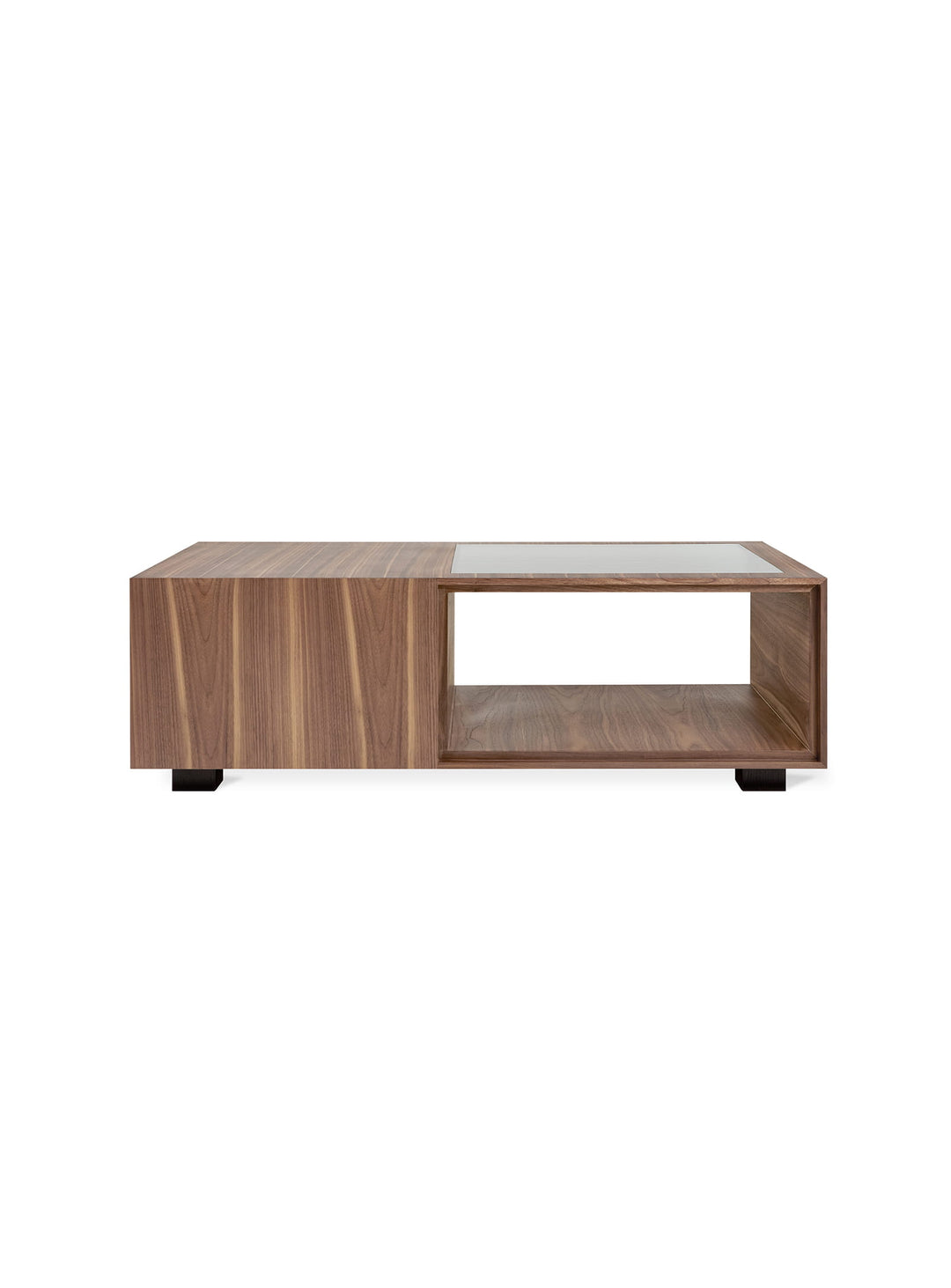 Table à café Gus* Modern Conway : une table basse raffinée avec tiroir, niche ouverte et verre cannelé. noyer