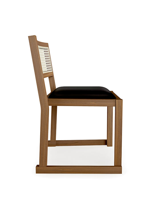 Chaise à dîner Eglinton Gus* Modern, silhouette droite et allure aérienne. noyer