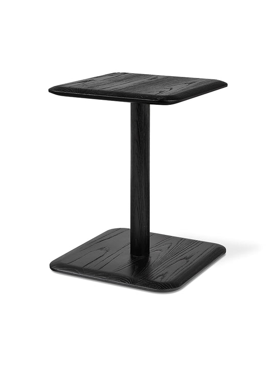 Table d’appoint Finley de Gus* Modern, élégance simple et style contemporain. frene noir