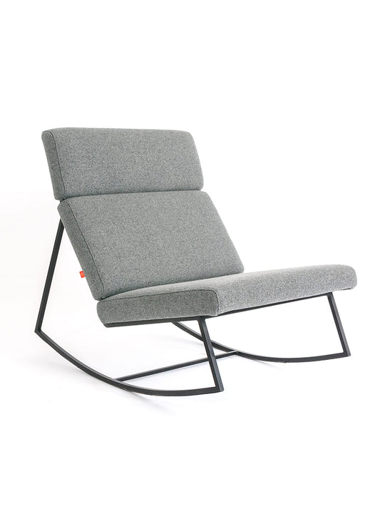 Fauteuil berçant GT Rocker de Gus* Modern, design rétro chic et épuré. Andorra pewter