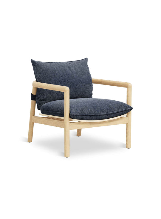 Fauteuil Gus* Modern Humber : confort généreux, structure en bois massif et silhouette minimaliste raffinée. Regency Nautica.