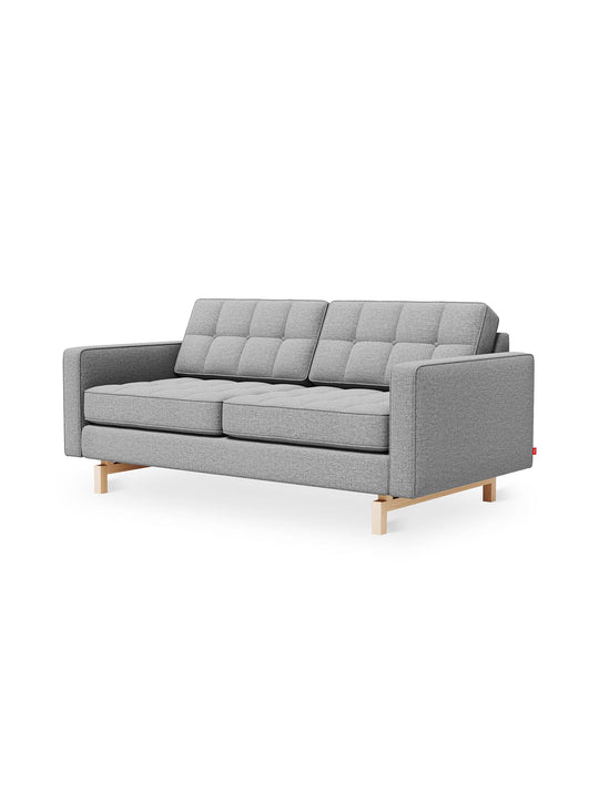 Sofa Gus* Modern Jane 2 Loft : un canapé élégant aux proportions compactes et à la structure en bois massif. parliament stone