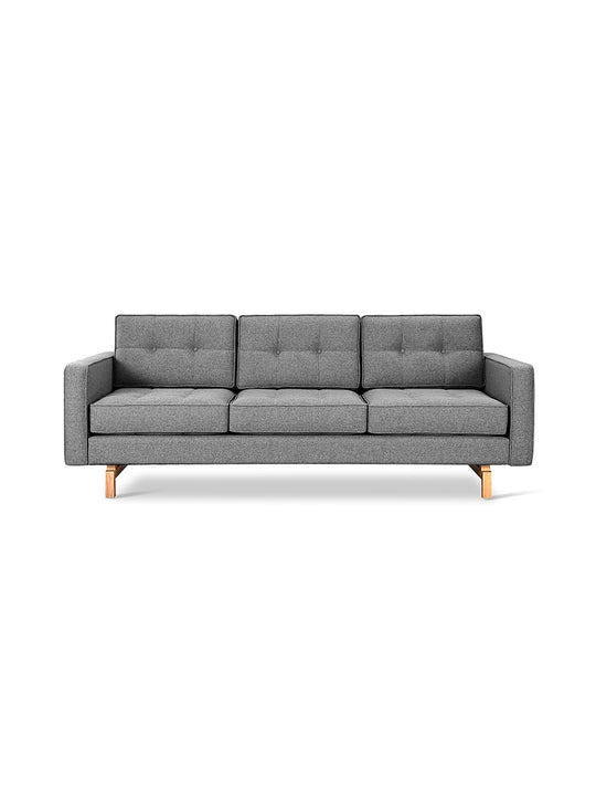 Sofa Jane 2 Gus* Modern, parfait avec le lounge pour un ensemble harmonieux. parliament stone
