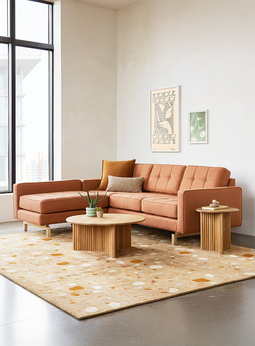 Sofa bi-sectionnel Gus* Modern Jane Loft 2, proportions modernes et élégantes. caledon sedona