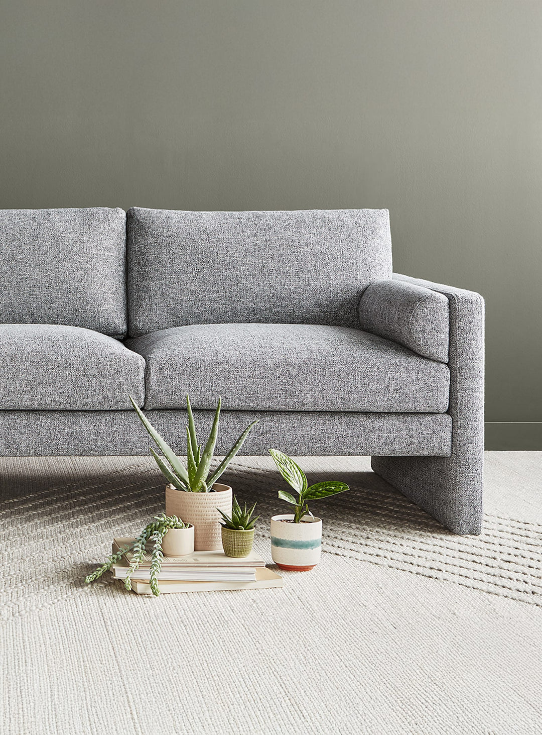 Sofa Laurel Gus* Modern, canapé spacieux pour se détendre ou partager. robarts granite