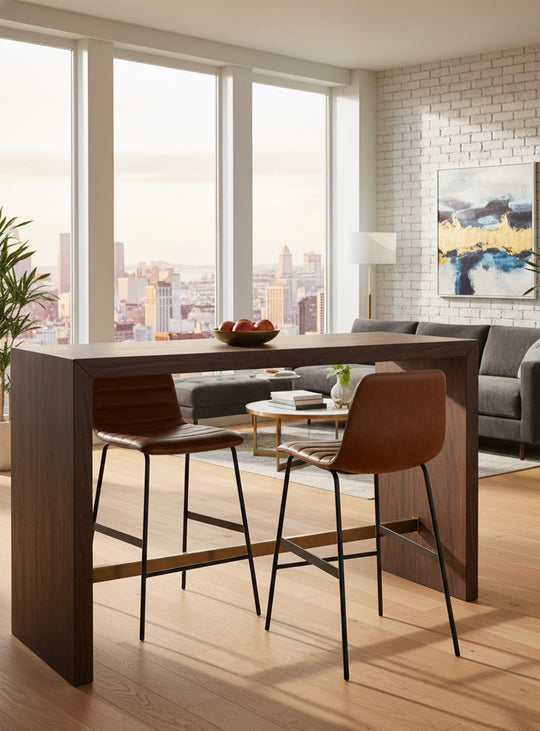 Tabouret de comptoir Lecture de Gus* Modern, parfait mélange de design et pratique. cuir brun