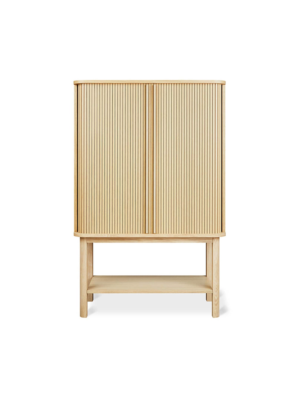 Gus* Modern Ledger, un cabinet élégant aux portes tambour au charme naturel.