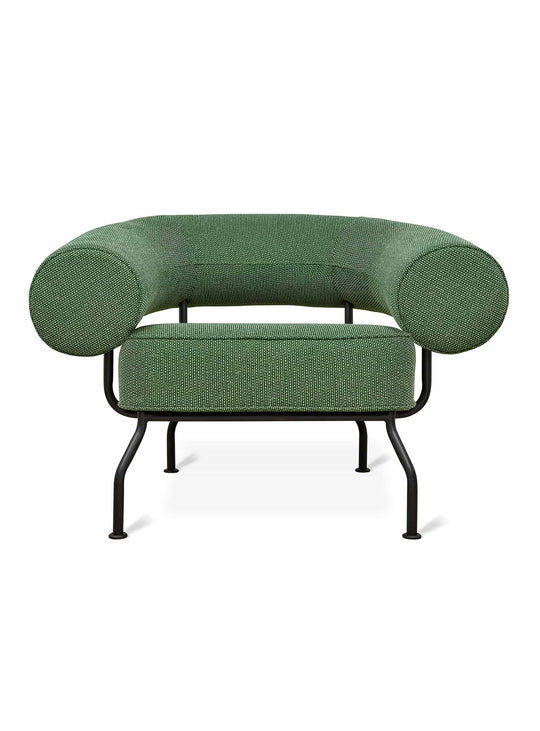 Fauteuil Mirador de Gus* Modern : fauteuil moderne, structure acier et design sculptural. jasper evergreen