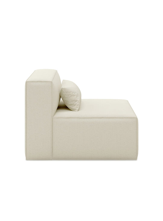 Fauteuil Gus* Modern Mix, design raffiné et couture française. mowat sand