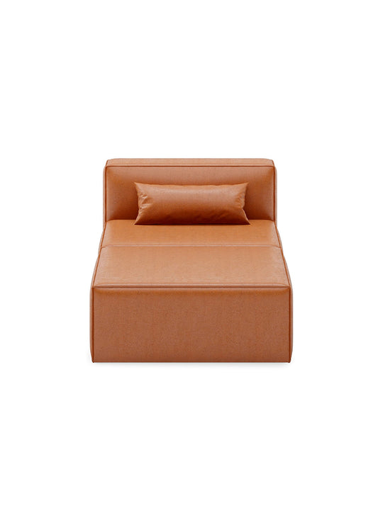 Ensemble fauteuil et ottoman Mix Modular de Gus* Modern, flexibilité et sophistication. cuir vegan cognac