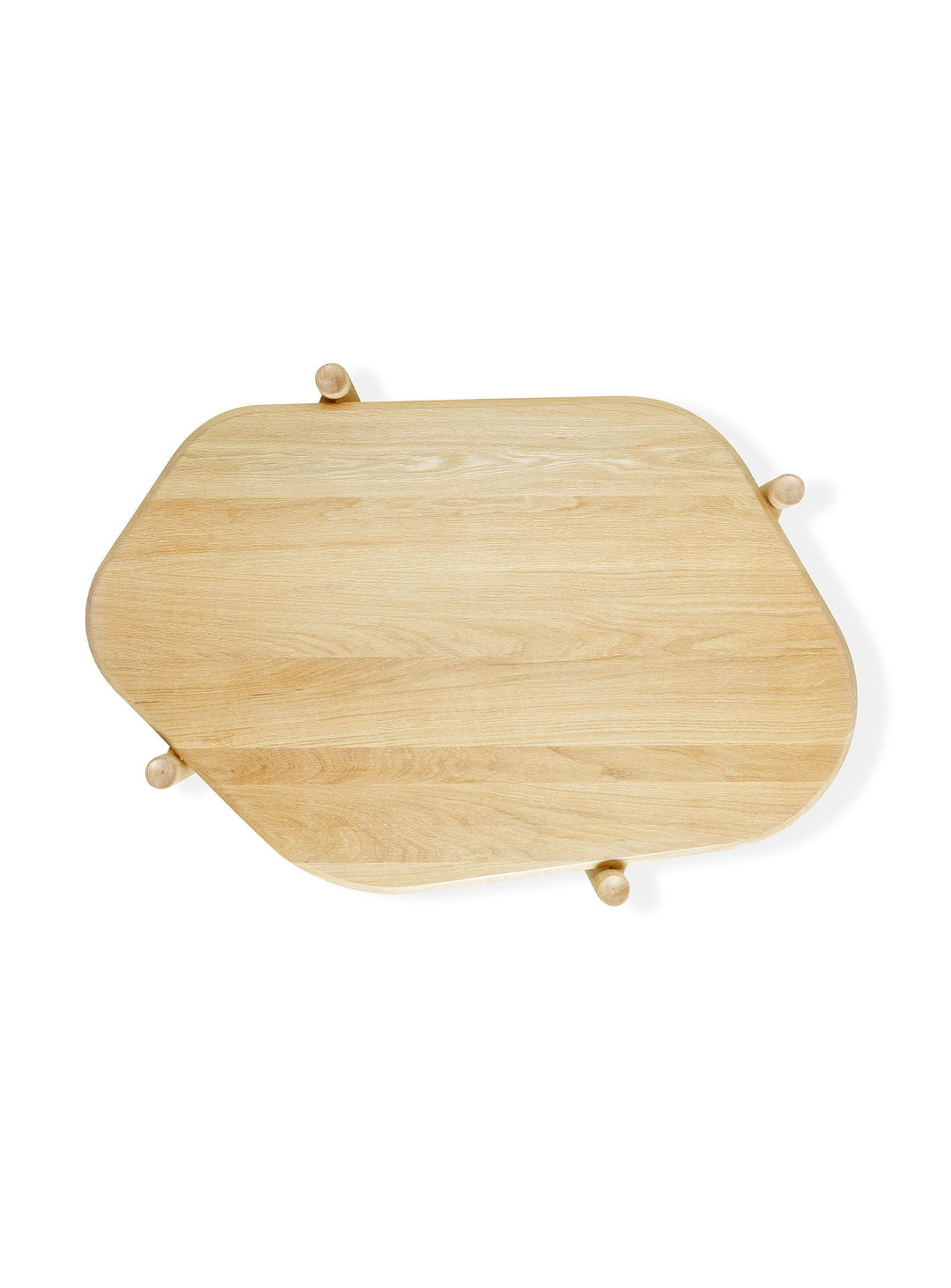 Table à café Monarch signée Gus* Modern : beauté du bois et forme fluide. chêne royal