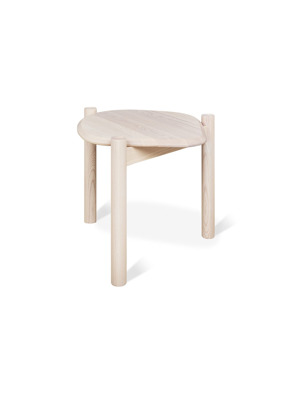Table d’appoint Monarch de Gus* Modern : table design bois, style contemporain et raffiné. frêne nordique