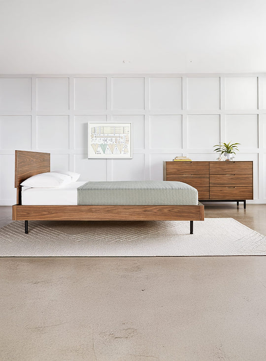 Commode Munro 6 tiroirs Gus* Modern, meuble durable aux proportions soigneusement pensées. noyer