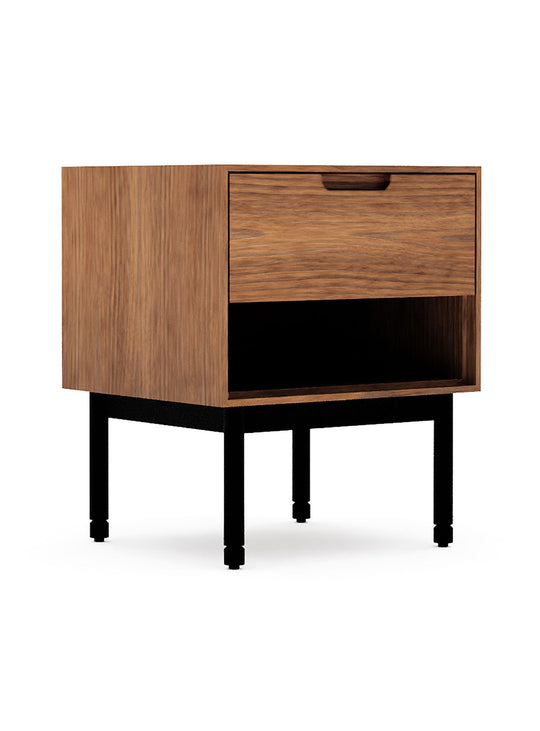 Table d’appoint Munro Gus* Modern, idéale en chevet ou bout de canapé. noyer