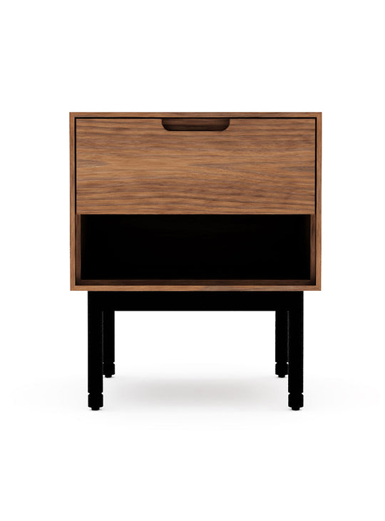 Table d’appoint Munro Gus* Modern, élégance moderne et construction durable. noyer