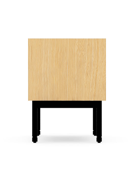 Table d’appoint Munro Gus* Modern, bois massif et acier pour une solidité optimale. chene blanc