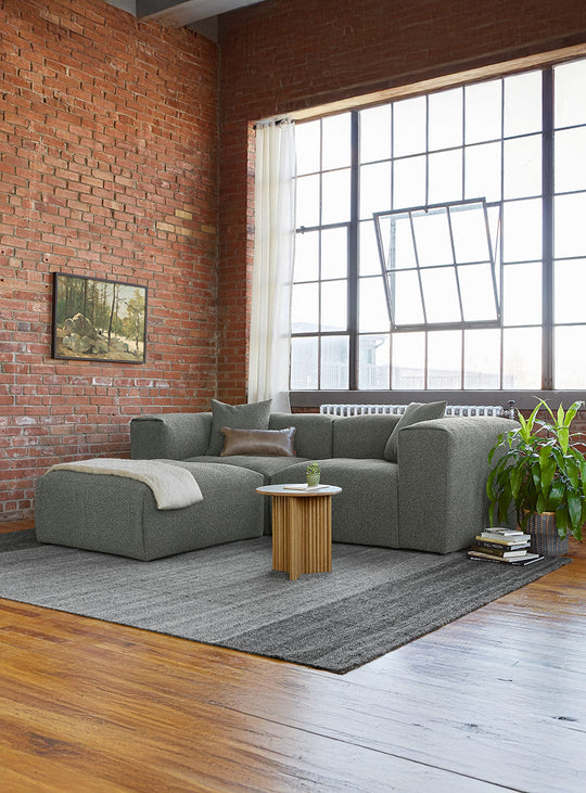 Sofa sectionnel 3 Gus* Modern Nest, modularité fluide et confort enveloppant. morris pine