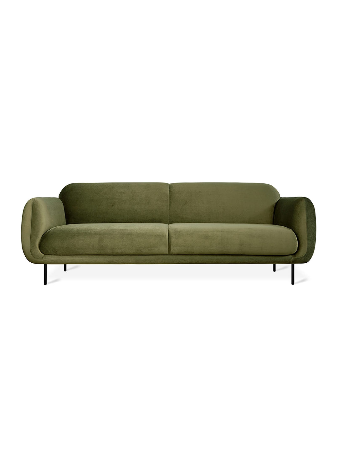 Sofa Nord de Gus* Modern, silhouette douce et style rétro moderne. casella grove
