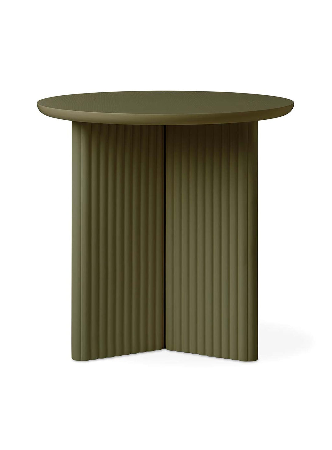 La table d’appoint Odeon de Gus* Modern apporte harmonie et style à tout intérieur. olive