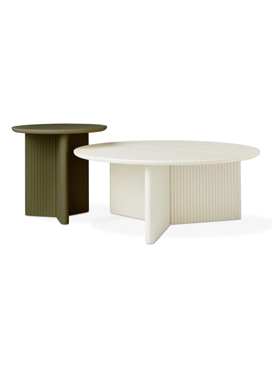 La table d’appoint Odeon de Gus* Modern marie élégance classique et esprit contemporain. olive