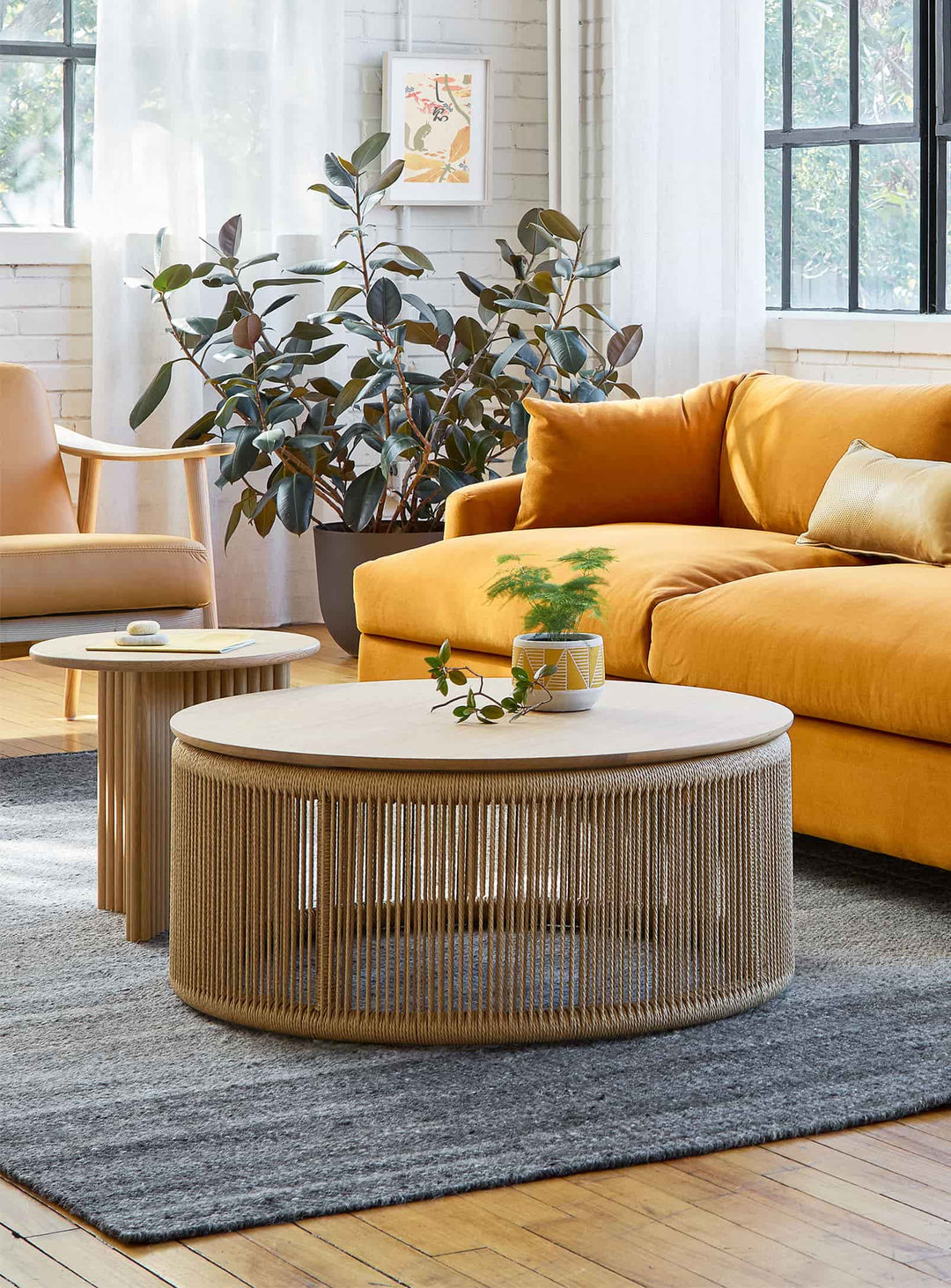 Table à café Palma de Gus* Modern : design scandinave et esprit côtier raffiné.