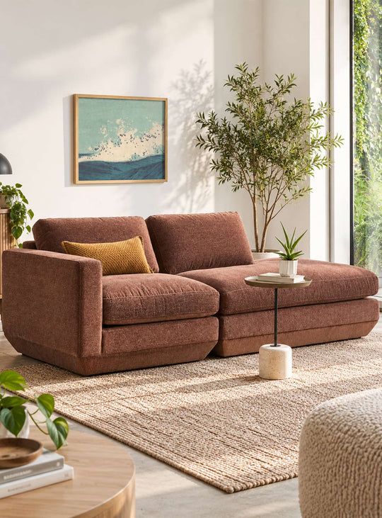 Sofa Gus* Modern Podium : un canapé 2 places modulable avec lounge intégré et confort généreux. regency beet