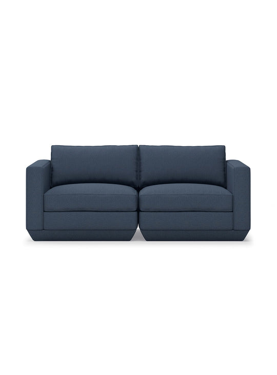 Sofa 2 places Gus* Modern Podium, parfait pour optimiser un petit espace. hanson navy