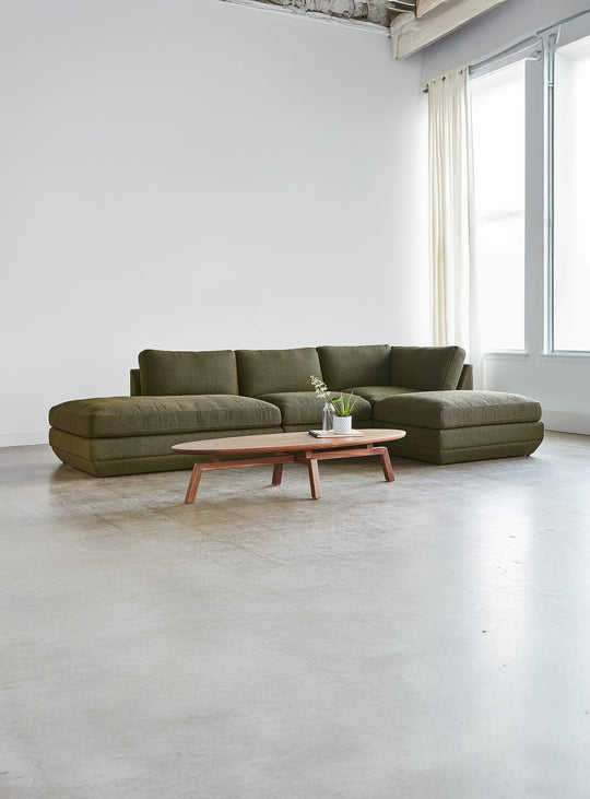 Sofa sectionnel 4 places Gus* Modern Podium, composition unique et style moderne. copenhagen terra