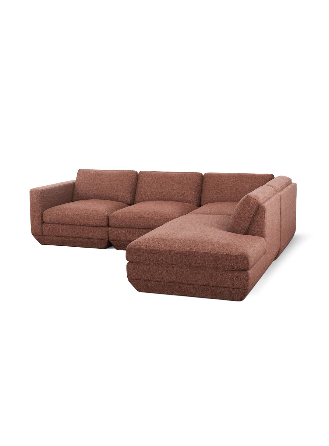 Sofa sectionnel Gus* Modern Podium : quatre places confortables dans une configuration modulable et sculpturale. regency beet
