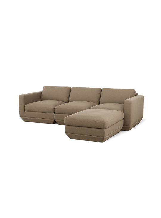 Sofa sectionnel Gus* Modern Podium : un canapé 4 places avec mousse haute résilience et structure responsable. merino mocha