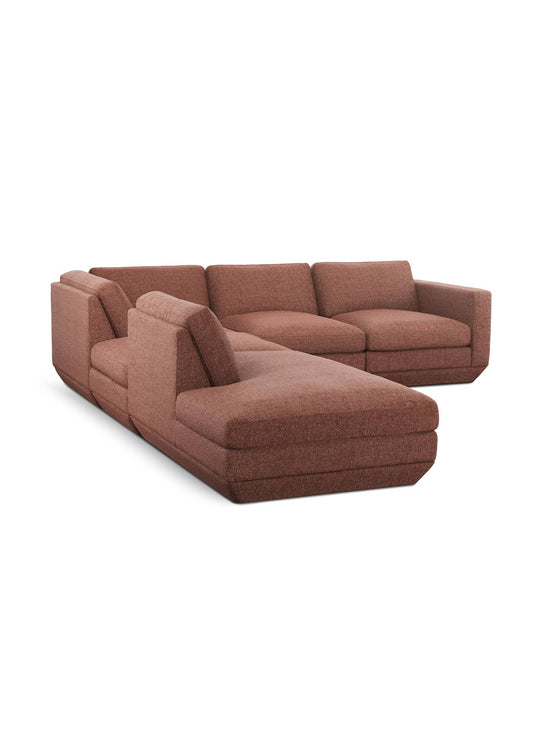 Sofa sectionnel Gus* Modern Podium : un système modulable élégant avec assises, ottomans et lounges assortis. regency beet