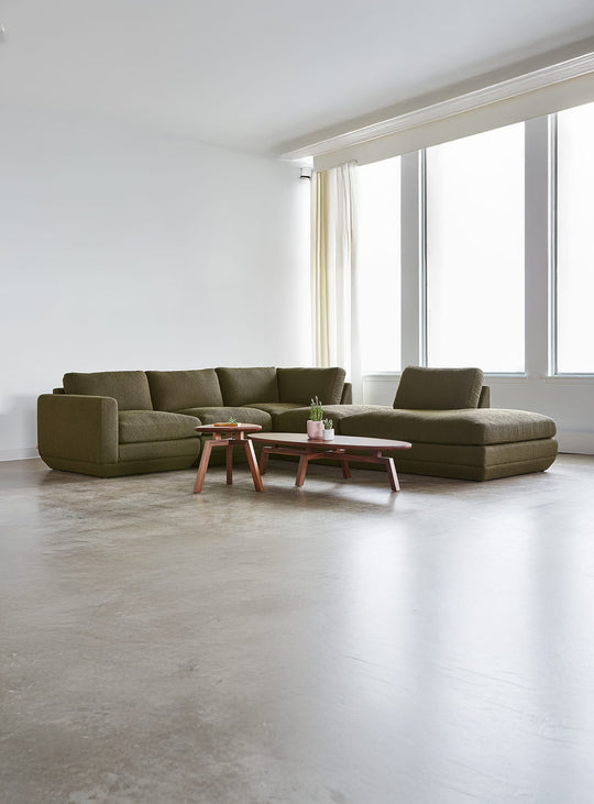 Sofa sectionnel 5 places Gus* Modern Podium, modules lounge pour un confort total. copenhagen terra