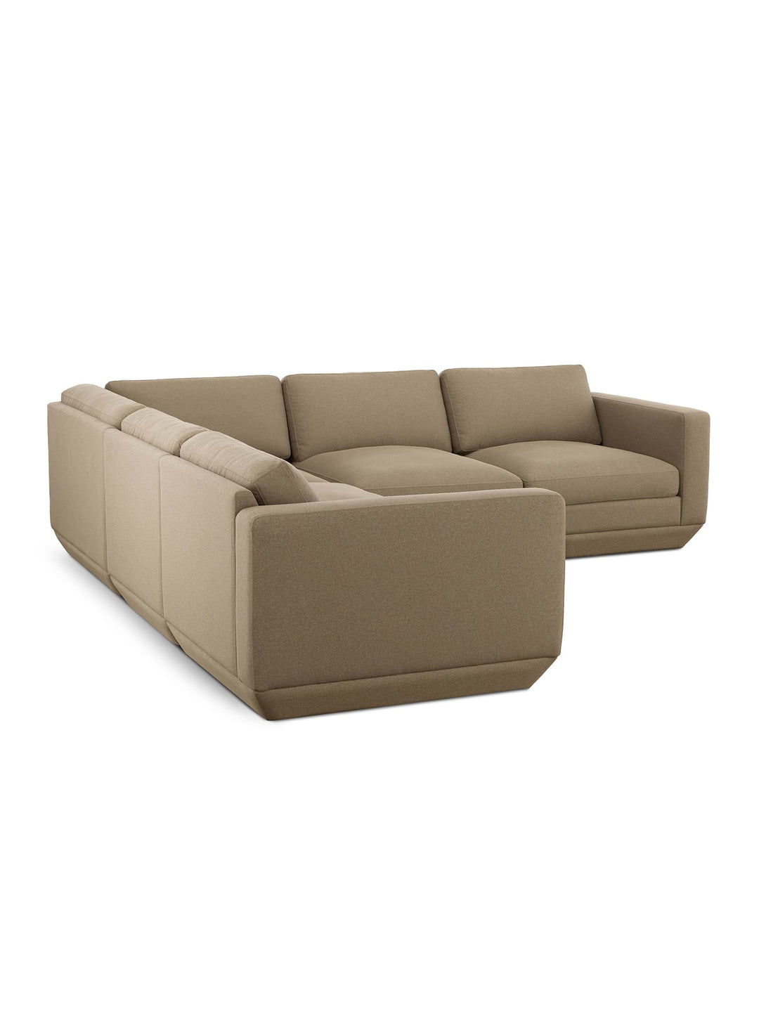 Sofa sectionnel Gus* Modern Podium : une configuration 5 places élégante, évolutive et facile à reconfigurer. merino mocha