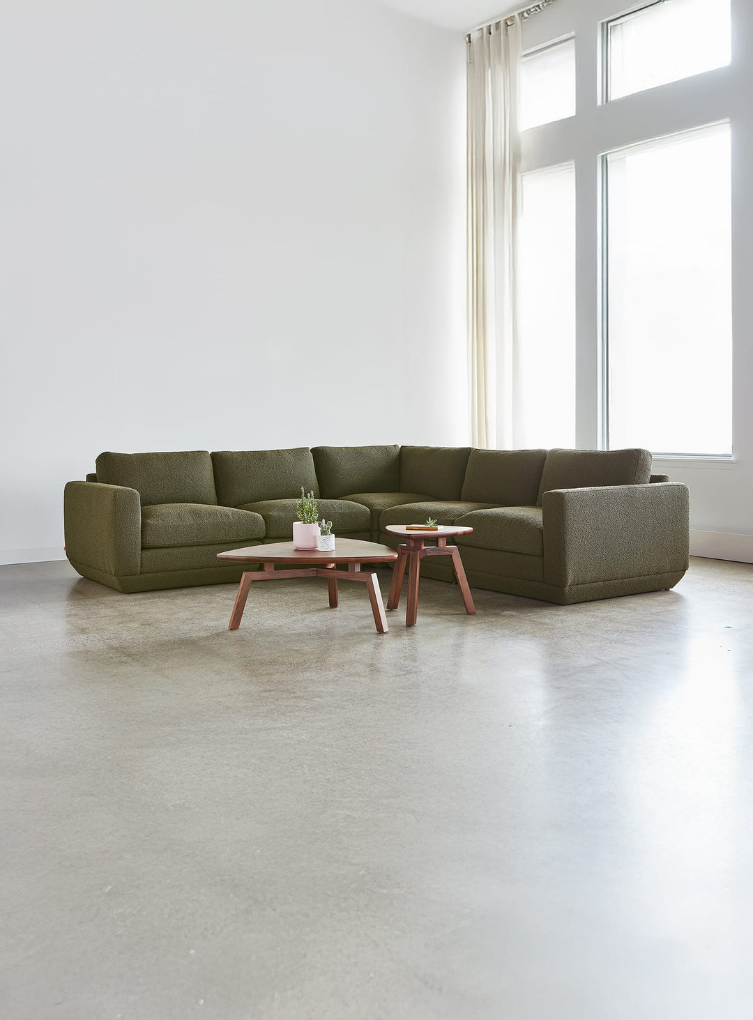 Sofa sectionnel 5 places Podium de Gus* Modern, solution modulable et évolutive. copenhagen terra