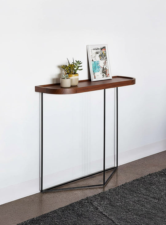 Console Porter Gus* Modern : design minimaliste et raffiné. noyer