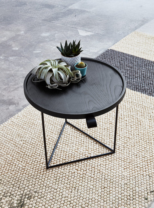Table d’appoint Porter Gus* Modern : design épuré et raffiné. frene noir