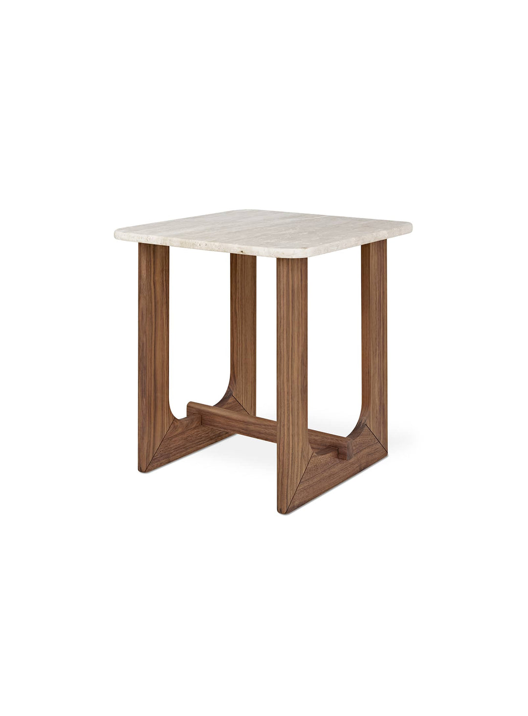 La table d’appoint Portico de Gus* Modern : alliance raffinée du bois et de la pierre. Noyer.