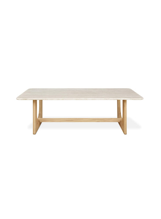 La table à café Portico de Gus* Modern : une pièce centrale fonctionnelle et sculpturale. Chene.