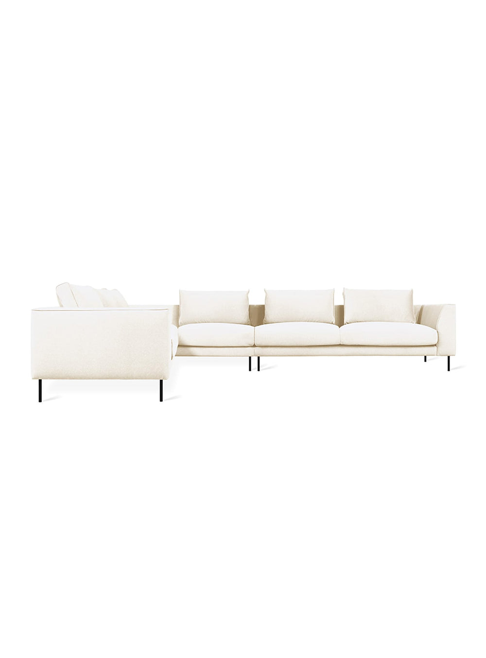 Sofa sectionnel XL Renfrew de Gus* Modern, silhouette basse et style européen. merino cream